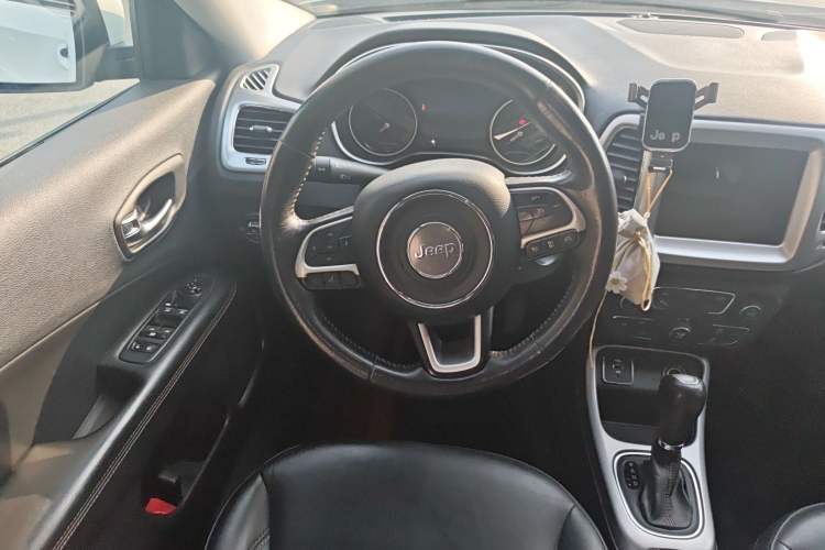 Used Jeep Compass 2017 200T Automatic Family Edition