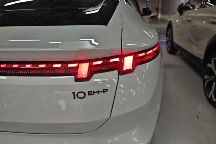 Used Lynk & Co Lynk & Co 10 EM-P 2025 Model 120 Four-Wheel Drive Ultra
