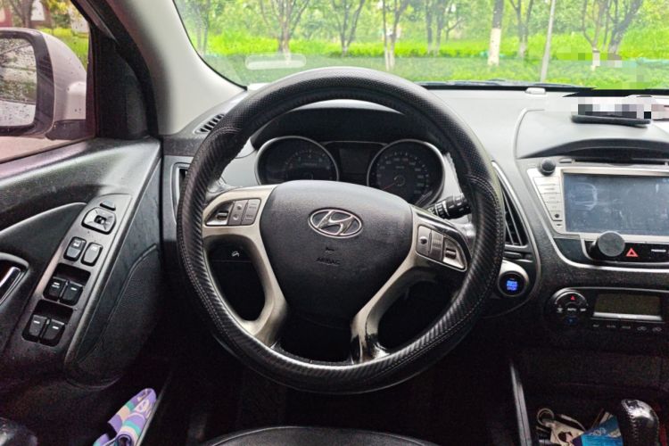 Used Hyundai ix35 2013 2.0L Automatic Two-Wheel Drive Smart GLS China IV Standard