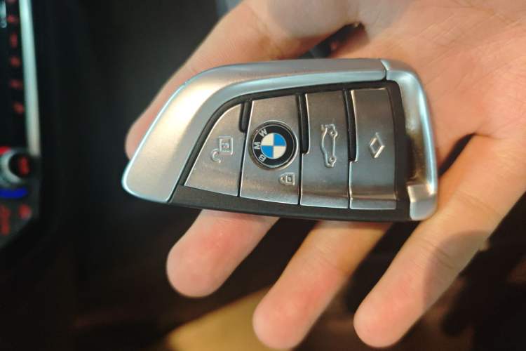 Used BMW 5 Series 2019 530Li Leading Model Luxury Package Vehicle Key