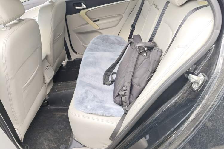 Used Geely Auto Emgrand 2014 Sedan 1.5L Manual Elite Model Left Rear Seat