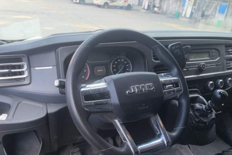 Used JMC Fushun 2022 2.0T Manual Van Short Wheelbase Low Roof 3-Seater

