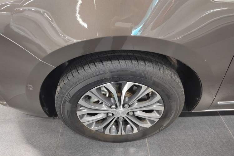 Used Buick GL8 2022 Land Executive Class 652T Prestige Model Exterior 4