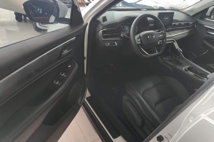 Used Geely Auto Vision X6 2021 PRO 1.4T Manual Luxury Model
