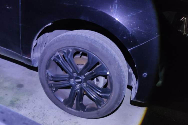 Used Wey VV5 2017 2.0T Flagship Edition Right Front Wheel Hub