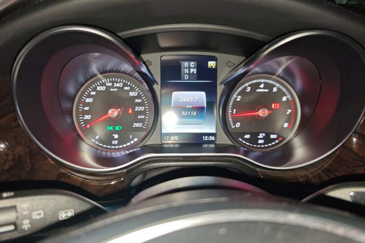 Used Mercedes-Benz V-Class 2018 V 260 L Prestige Extended Version China V Odometer Close Up