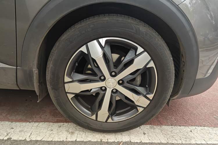 Used Peugeot 4008 2017 350THP Elite Edition Right Front Wheel Hub