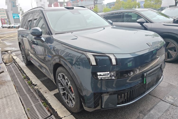 Used Lynk & Co 900 2025 2.0T Ultra Front Right 45 Deg