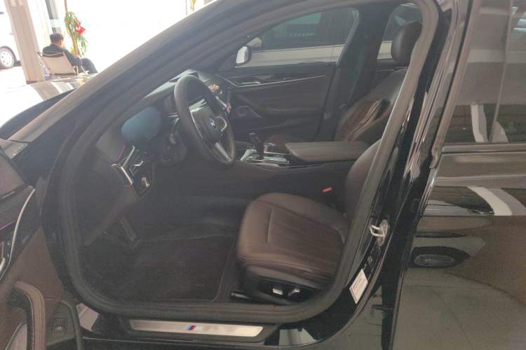 Used BMW 5 Series 2019 Restyled 525Li M Sport Package
