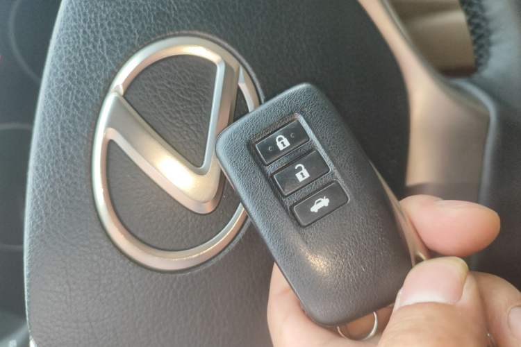 Used Lexus ES 2013 300h Elite Edition