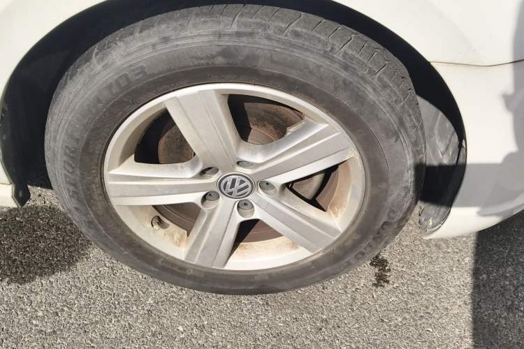 Used Volkswagen Lamando 2015 230TSI DSG Fashion Edition Right Front Wheel Hub