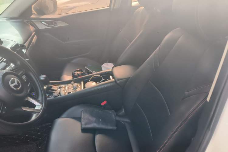 Used Mazda 3 Axela 2017 Sedan 1.5L Automatic Luxury Model Emission Standard China V Left Front Seat