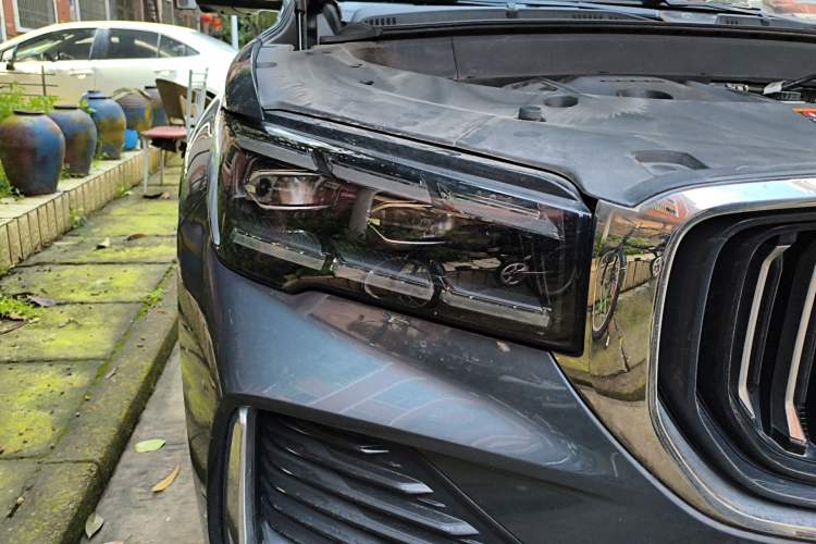 Used Geely Auto Monjaro L 2021 2.0TD DCT EVO Two-Wheel Drive Prestige Version Right Front Headlight