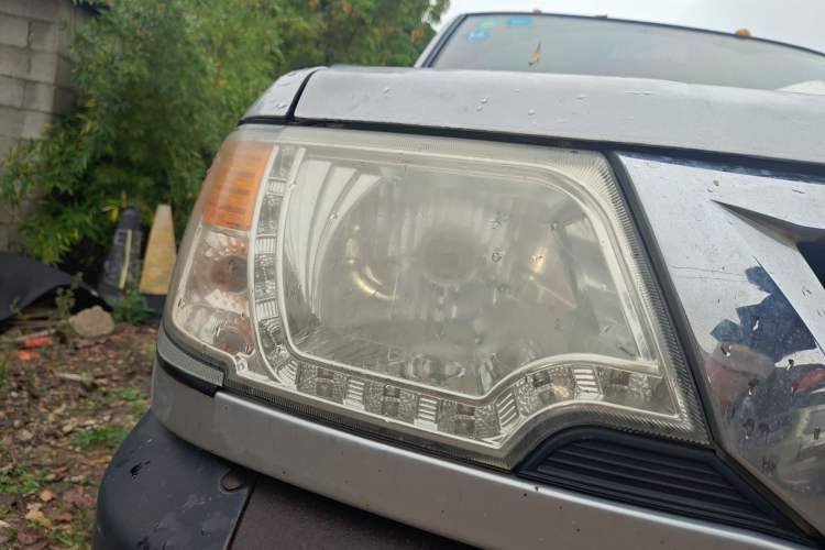 Used Dongfeng Ruichi 2013 3.2T Xingye Edition Diesel Two-Wheel Drive Standard Type CYQD80-E4