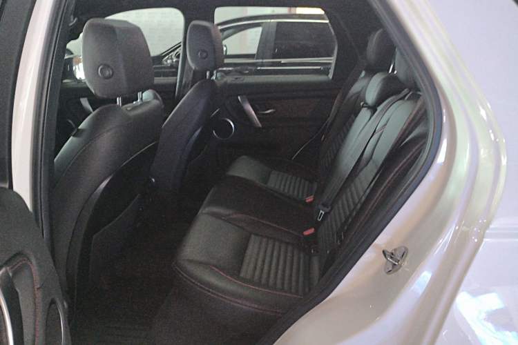 Used Land Rover Discovery Sport 2020 249 PS R-Dynamic Performance Edition Left Rear Seat