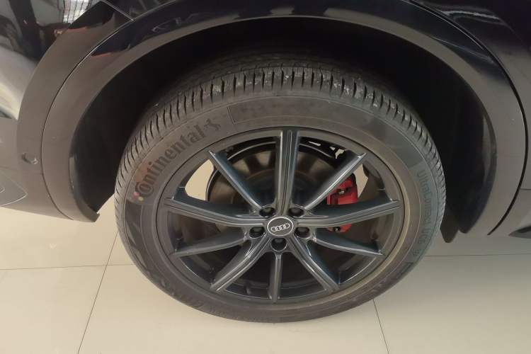 Used Audi Q5L Sportback 2025 quattro 45th Anniversary Edition 40 TFSI Luxury Model
