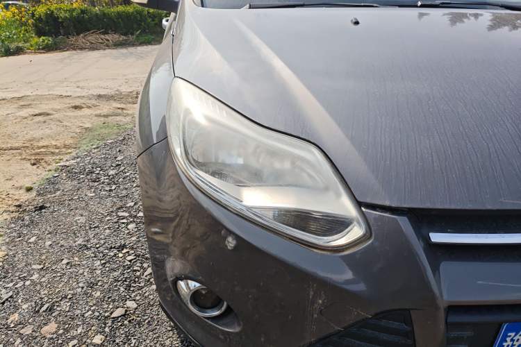 Used Ford Focus 2012 Sedan 1.6L Automatic Fashion Edition
