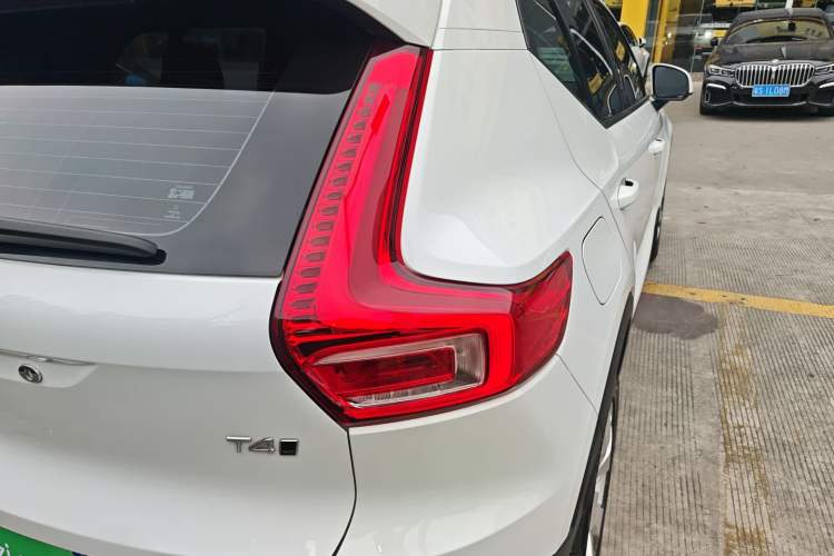 Used Volvo XC40 2022 T4 Four-Wheel Drive Smart & Stylish Edition
