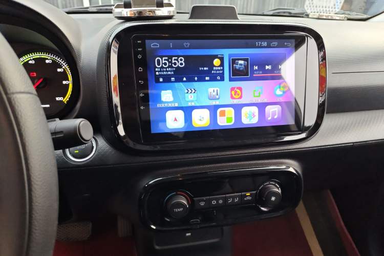 Used Roewe Clever 2022 311km QiQi BoBo Edition Audio And AC Panel