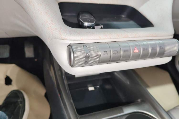 Used BYD Dolphin 2021 405 km Fashion Edition Gear Lever