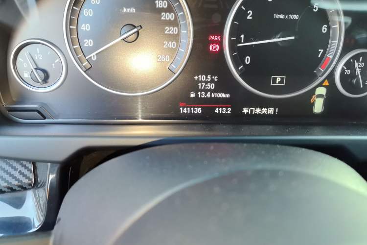 Used BMW X5  Odometer Close Up