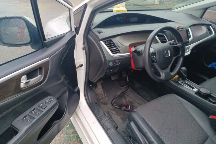 Used Honda Jade 2013 1.8L automatic Comfort version 5 seats Driver Seat