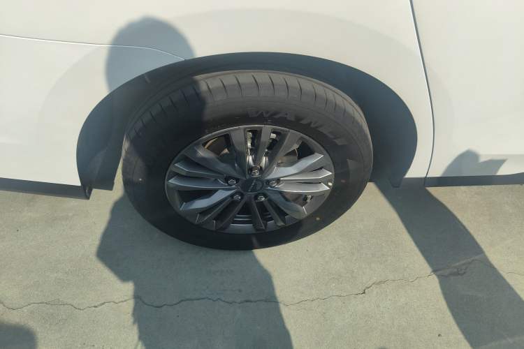 Used SAIC MAXUS G50 2024 Facelift PLUS 1.5T Happiness-Recommended Automatic Start-Up Version Right Rear Wheel Hub