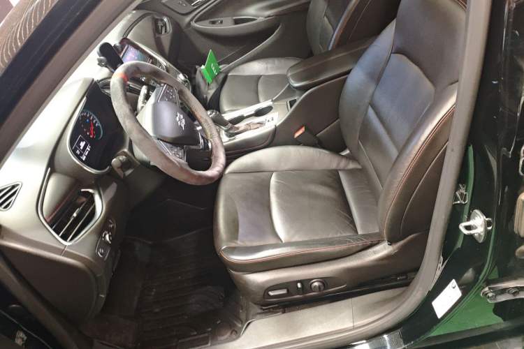 Used Chevrolet Malibu XL 2019 Redline 550T Automatic Sport Edition Left Front Seat