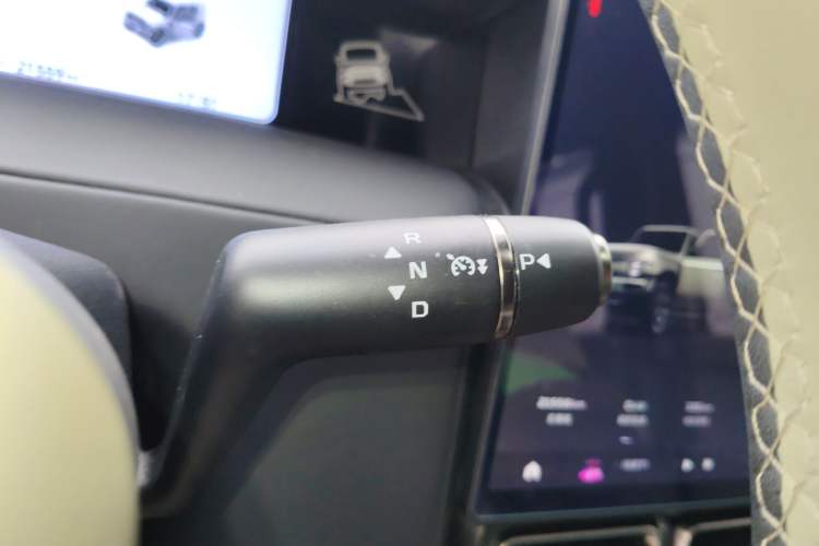 Used iCAR V23 2025 501 Four-Wheel Drive Intelligent Driving Version
