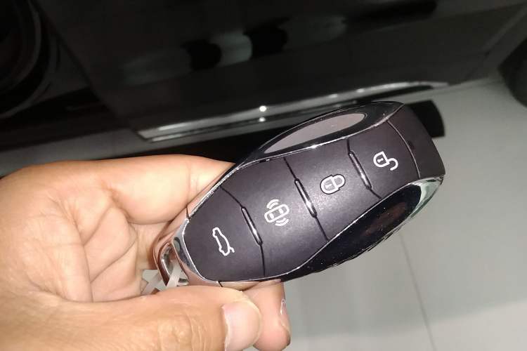 Used Hongqi HS7 PHEV 2024 2.0T PHEV Four-Wheel Drive Flagship Edition 7 Seats
