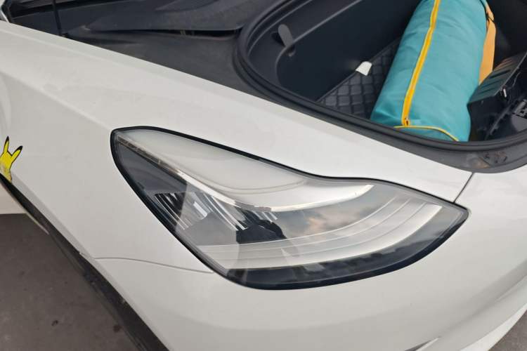 Used Tesla Model 3 2019 Long-Range All-Wheel-Drive Version Right Front Headlight