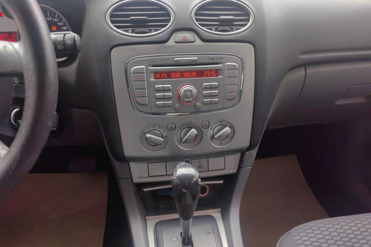 Used Ford Focus 2013 Hatchback Classic 1.8L Automatic Base Model Audio And AC Panel