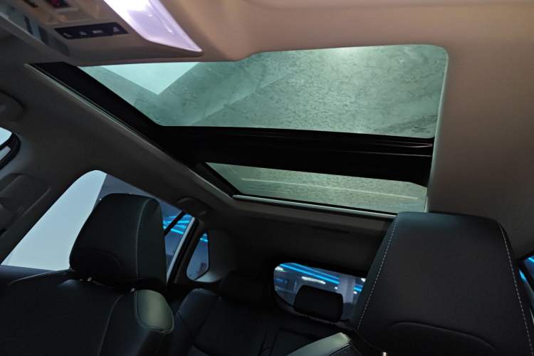 Used Toyota RAV4 2023 Dual-Engine 2.5L E-CVT Two-Wheel Drive Elite Plus Edition