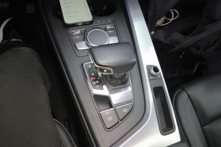 Used Audi A4L 2018 30th Anniversary Edition 40 TFSI Fashion Model