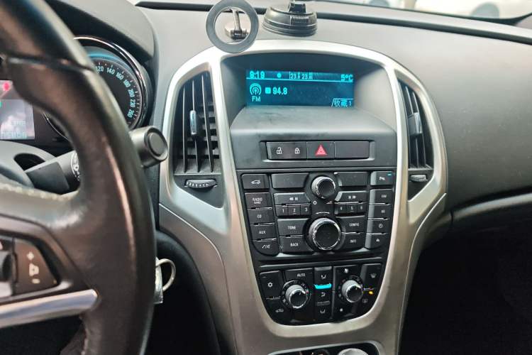 Used Buick GT 2011 GT 1.8L Automatic Fashion Edition Leather Model