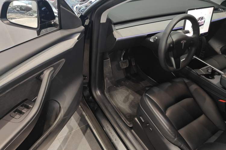 Used Tesla Model Y 2023 Rear-Wheel-Drive Version