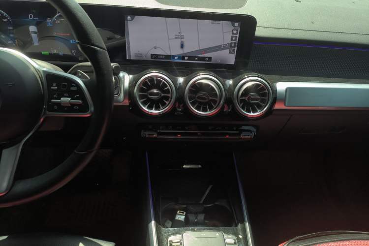 Used Mercedes-Benz EQB 2023 Facelift EQB 260 Audio And AC Panel
