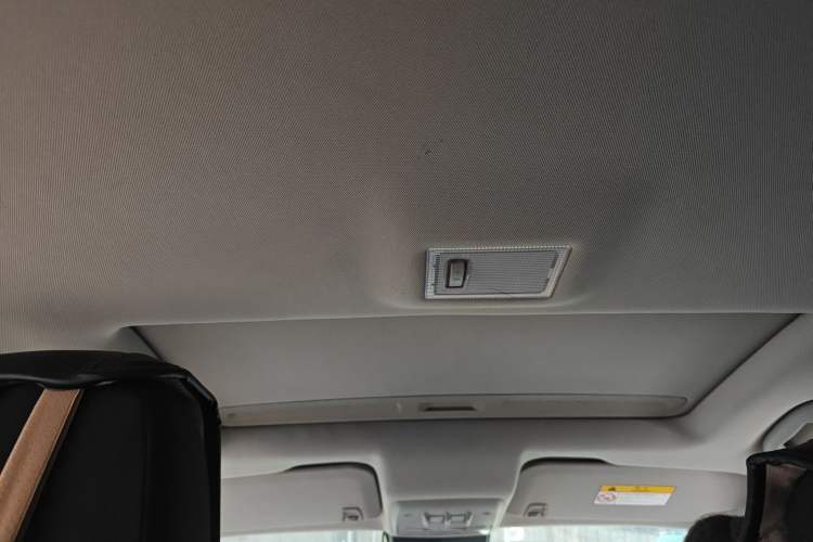 Used Chevrolet Trax 2016 1.4T Manual Two-Wheel Drive Comfort Version with Sunroof