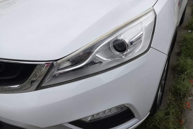 Used Geely Auto Emgrand GS 2016 Elegant Edition 1.3T Automatic LingShang Model Left Front Headlight