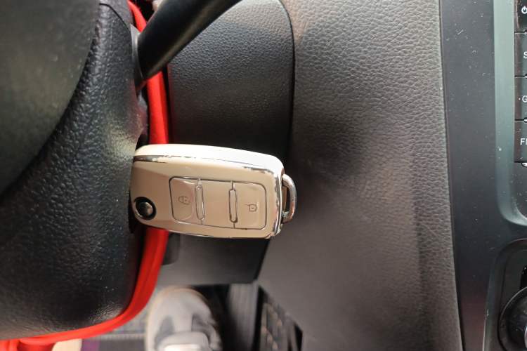 Used Volkswagen Sagitar 2012 1.4TSI Automatic Luxury Edition Vehicle Key