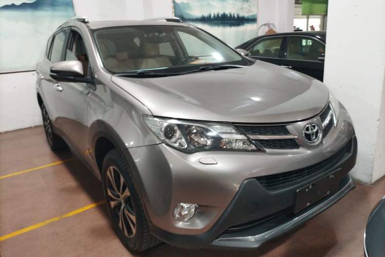 Used Toyota RAV4 2015 2.5L Automatic 4x4 Luxury Edition
