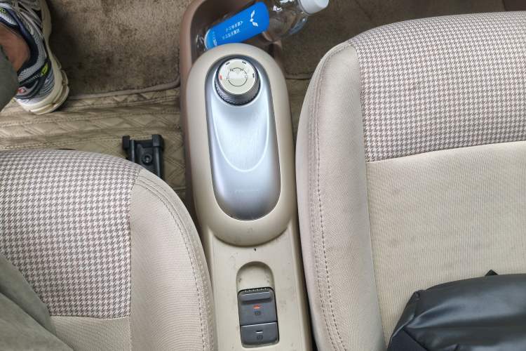 Used Wuling Hongguang MINIEV 2025 Four-Door Version Premium Edition Gear Lever