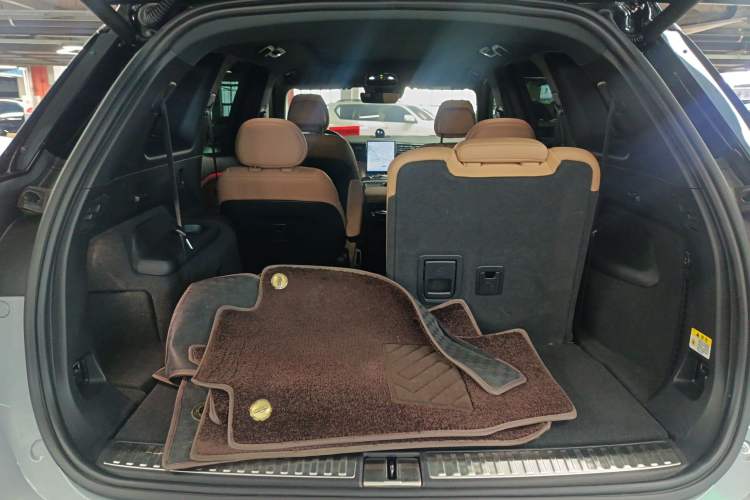 Used Nio ES8 2020 415 km Range 6-Seater Version Trunk