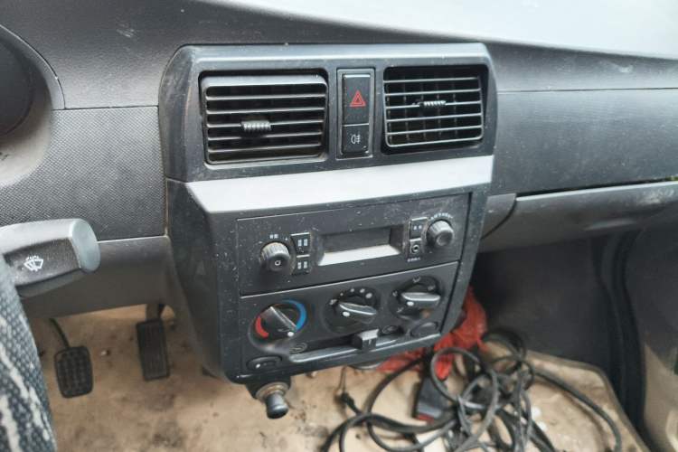 Used Wuling Rongguang 2020 1.5L Extended Basic Version China VI Standard L3C Audio And AC Panel