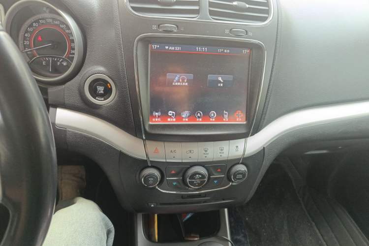 Used Dodge Journey 2013 2.4L Two-Wheel Drive Luxury Version
