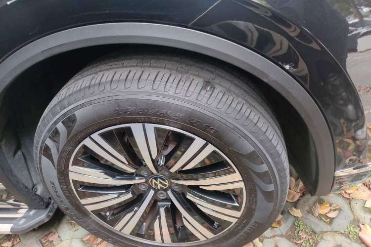 Used Volkswagen Touareg New Energy 2021 eHybrid Right Front Wheel Hub