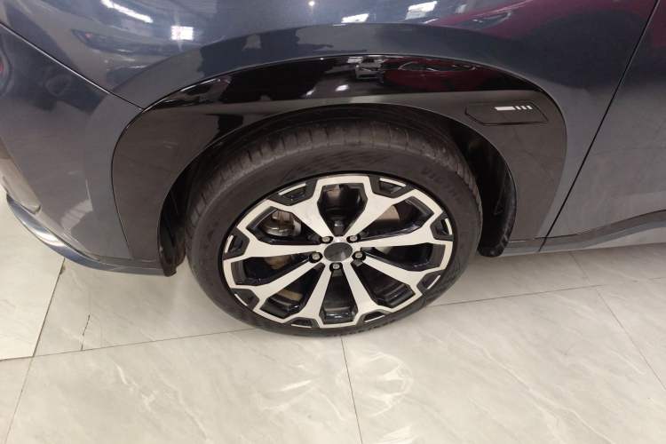 Used AION V 2024 Aion Tyrannosaurus 650 Smart Premium Edition