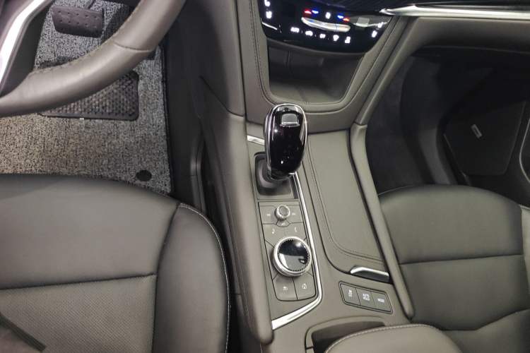 Used Cadillac XT6 2022 2.0T Six-Seater Four-Wheel Drive Luxury Version
