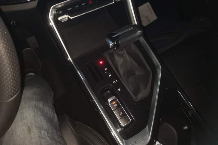 Used Wuling Asta 2021 1.5T CVT Star曜 Edition Gear Lever