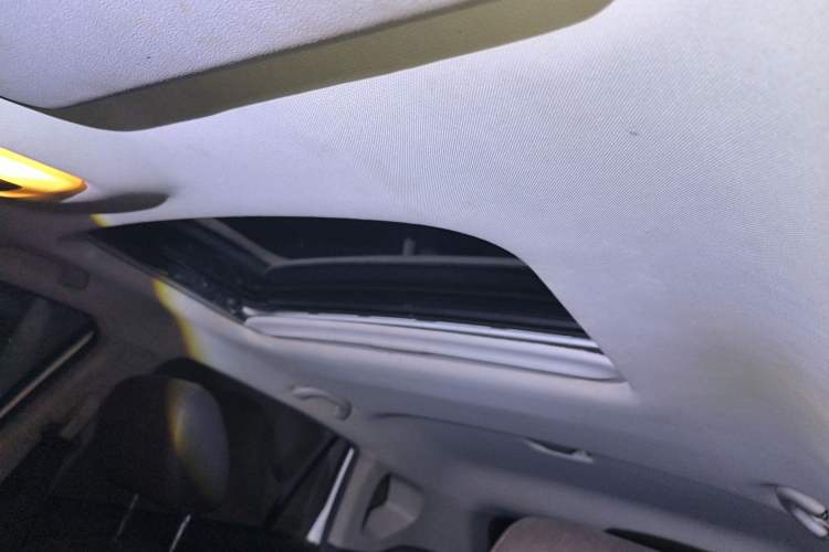 Used GAC Trumpchi GS4 2015 200T Manual Elite Edition Headliner